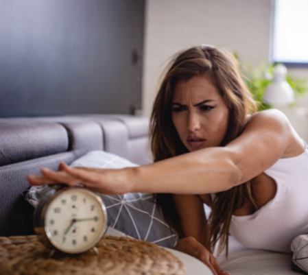 Sommeil léger et réveils nocturnes : comment limiter les micro-réveils et retrouver un sommeil plus profond
